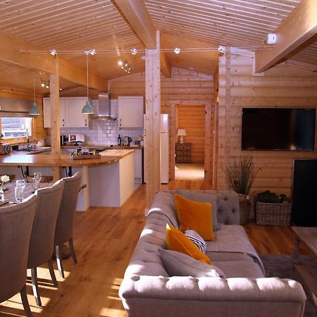 Cambridgeshire Lakes - Luxury Lodges In A Stunning Lake Location Gamlingay Ngoại thất bức ảnh