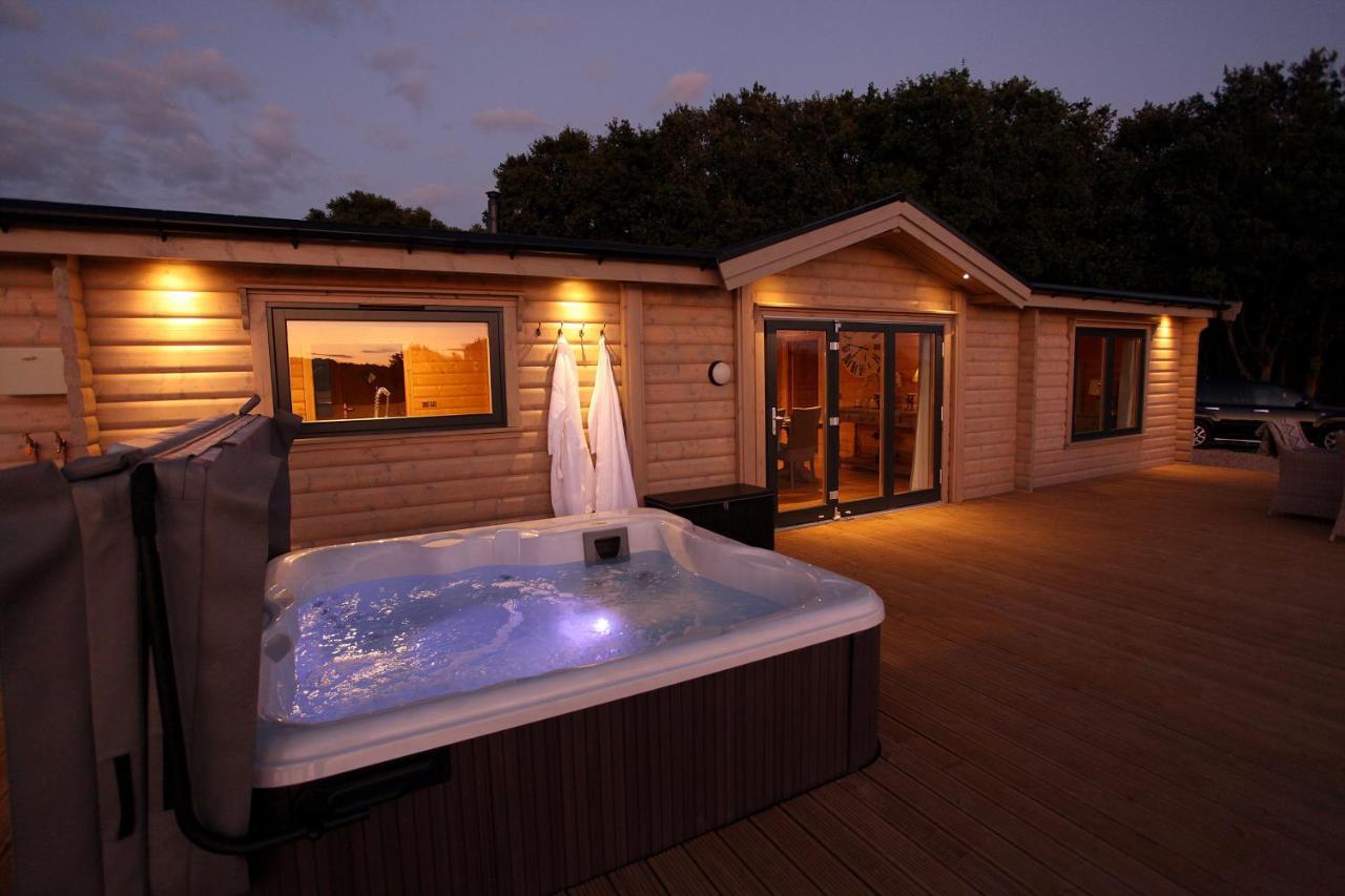 Cambridgeshire Lakes - Luxury Lodges In A Stunning Lake Location Gamlingay Ngoại thất bức ảnh