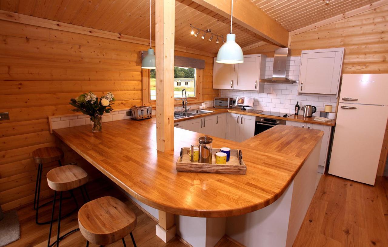 Cambridgeshire Lakes - Luxury Lodges In A Stunning Lake Location Gamlingay Ngoại thất bức ảnh