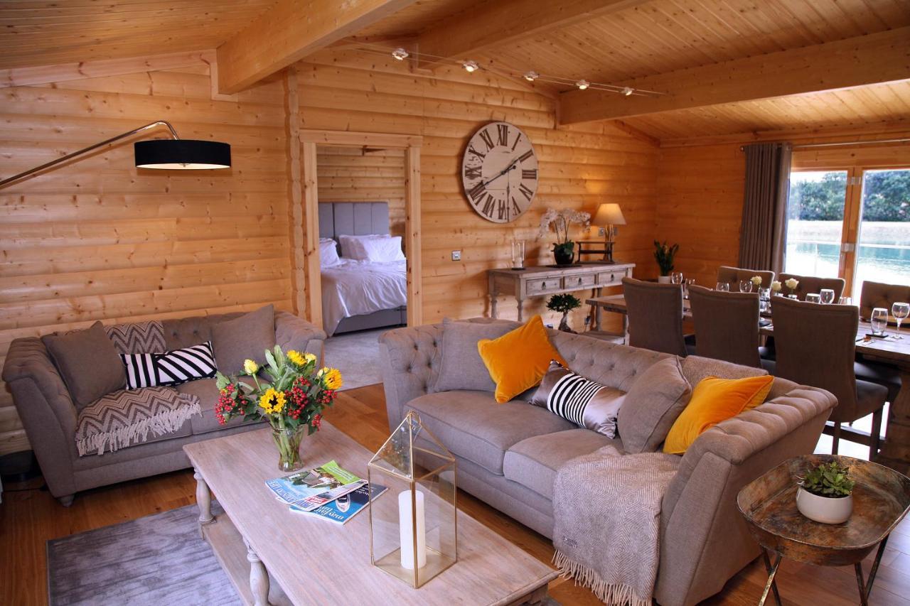 Cambridgeshire Lakes - Luxury Lodges In A Stunning Lake Location Gamlingay Ngoại thất bức ảnh