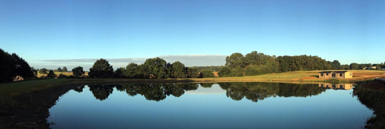 Cambridgeshire Lakes - Luxury Lodges In A Stunning Lake Location Gamlingay Ngoại thất bức ảnh