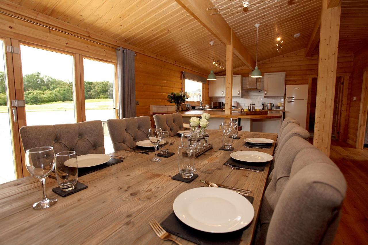 Cambridgeshire Lakes - Luxury Lodges In A Stunning Lake Location Gamlingay Ngoại thất bức ảnh