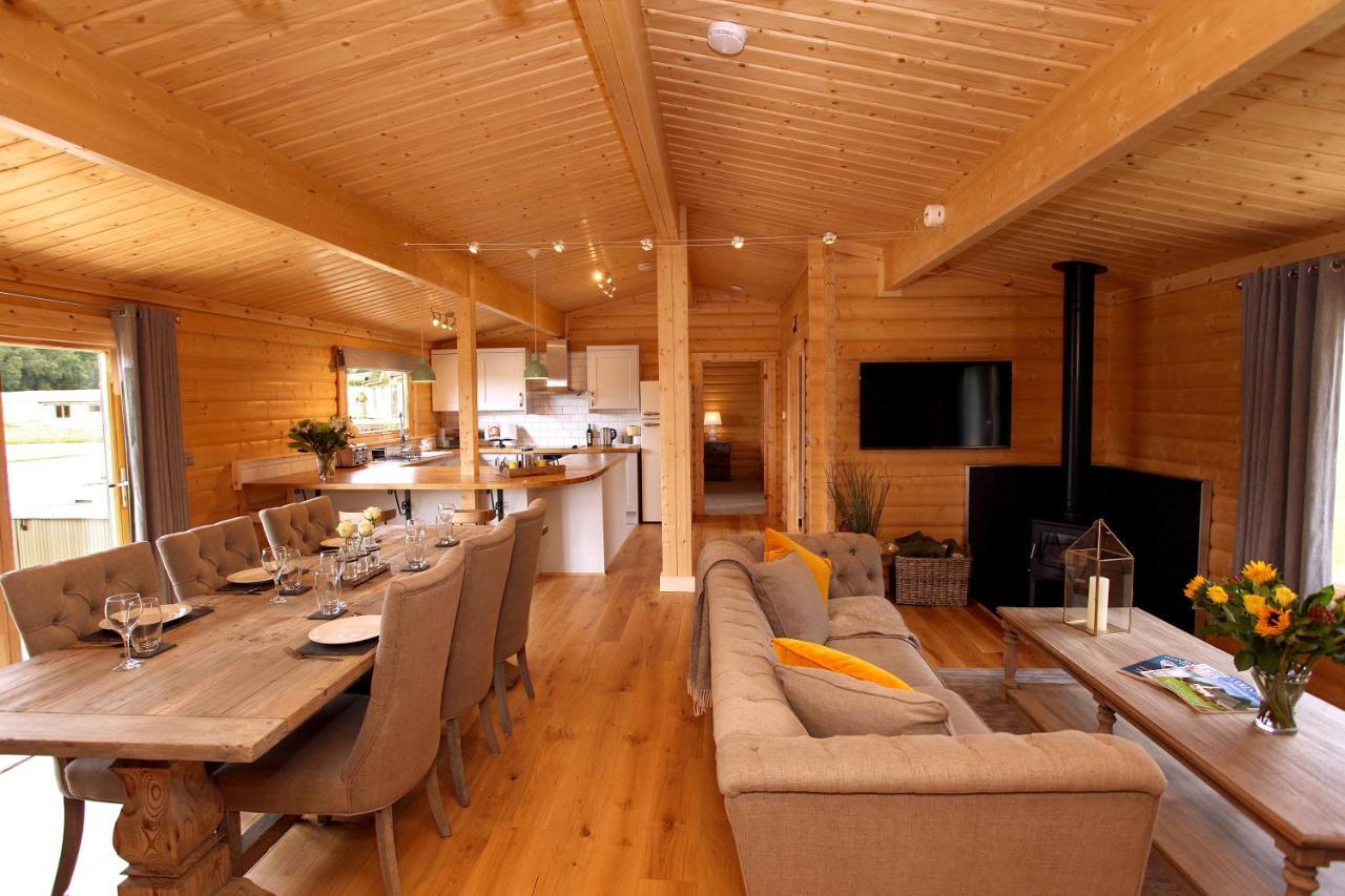 Cambridgeshire Lakes - Luxury Lodges In A Stunning Lake Location Gamlingay Ngoại thất bức ảnh