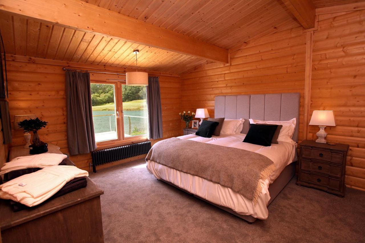 Cambridgeshire Lakes - Luxury Lodges In A Stunning Lake Location Gamlingay Ngoại thất bức ảnh